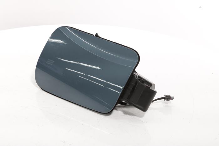 Tank cap cover from a Peugeot 3008 III e-3008 210 73 kWh 2024
