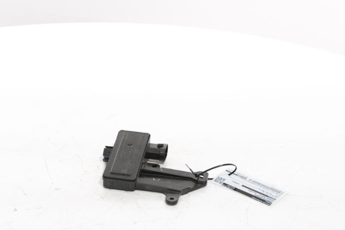 Usagé Ordinateur divers Peugeot 3008 III e-3008 210 73 kWh Prix € 60,50 Prix TTC proposé par Snuverink Autodemontage