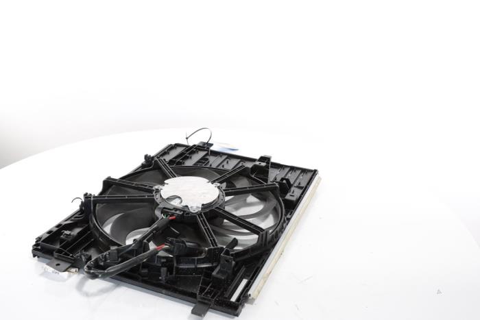 Fan motor from a Peugeot 3008 III e-3008 210 73 kWh 2024
