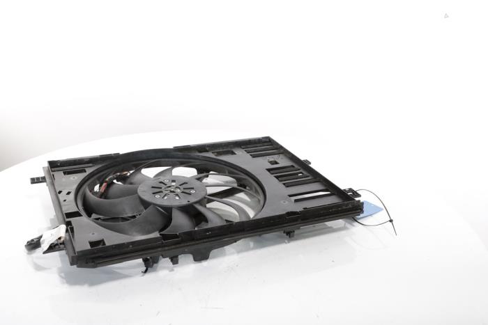 Fan motor from a Peugeot 3008 III e-3008 210 73 kWh 2024