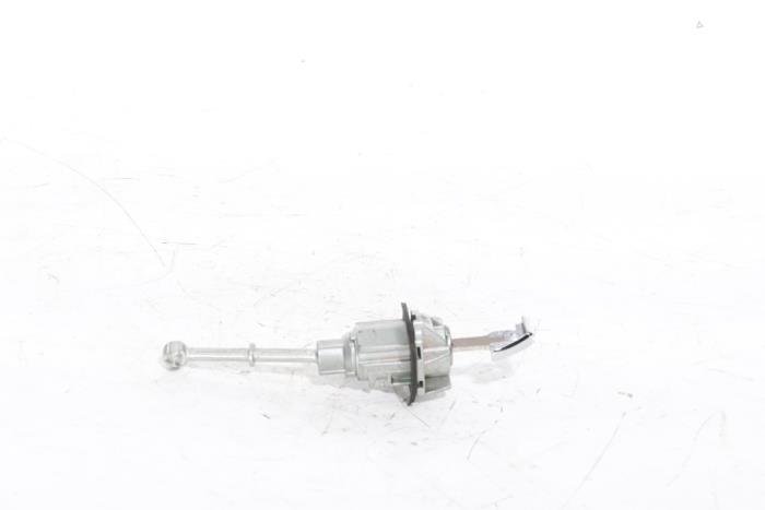 Door lock cylinder, left from a Peugeot 3008 III e-3008 210 73 kWh 2024