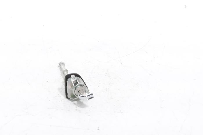 Door lock cylinder, left from a Peugeot 3008 III e-3008 210 73 kWh 2024