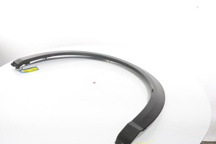 Flared wheel arch from a Peugeot 3008 III e-3008 210 73 kWh 2024
