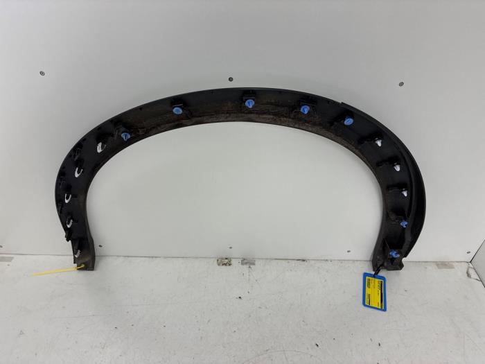 Flared wheel arch from a Peugeot 3008 III e-3008 210 73 kWh 2024
