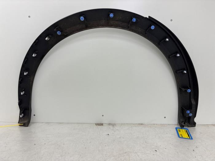 Flared wheel arch from a Peugeot 3008 III e-3008 210 73 kWh 2024