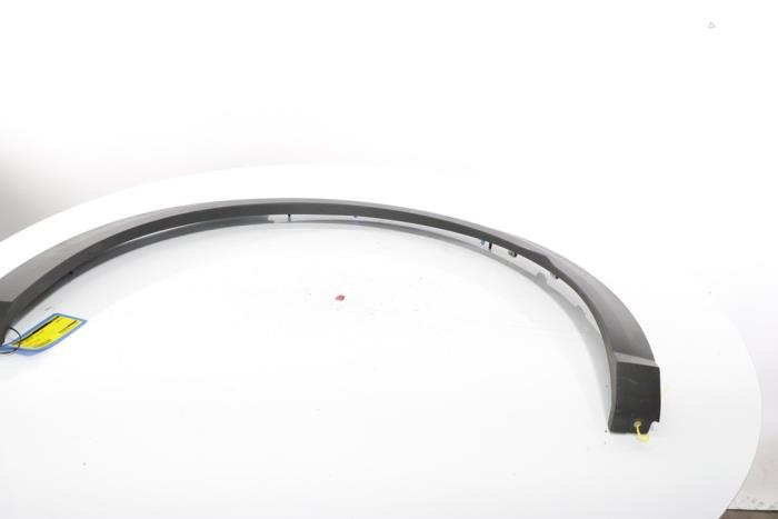 Flared wheel arch from a Peugeot 3008 III e-3008 210 73 kWh 2024