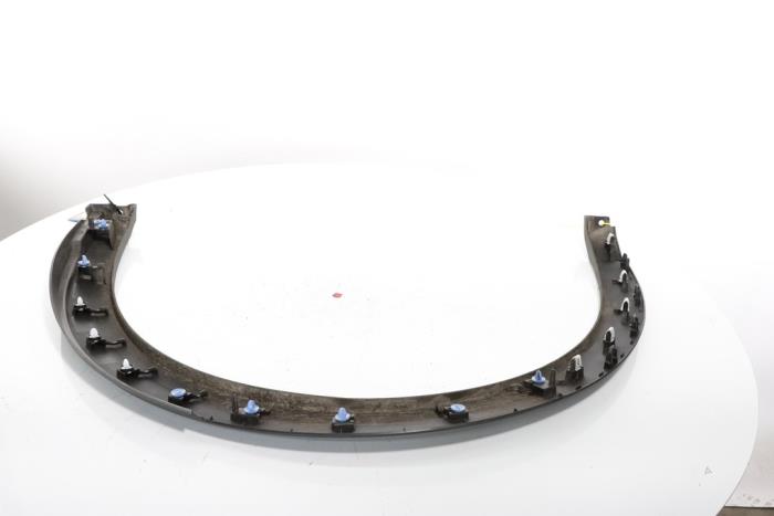 Flared wheel arch from a Peugeot 3008 III e-3008 210 73 kWh 2024