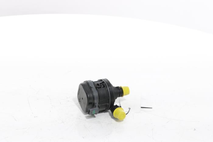 Begagnade Vattenpump Peugeot 3008 III e-3008 210 73 kWh Pris € 78,65 Inklusive moms erbjuds av Snuverink Autodemontage