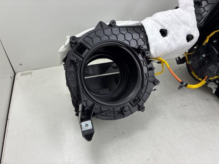 Heater housing from a Peugeot 3008 III e-3008 210 73 kWh 2024