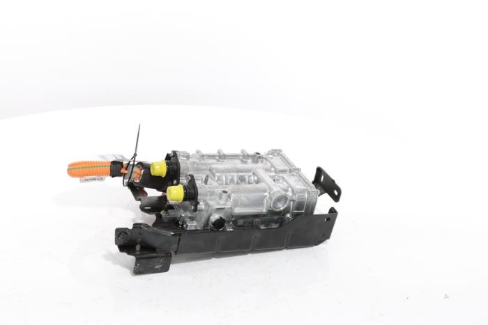 Radiator fluid heating module from a Peugeot 3008 III e-3008 210 73 kWh 2024
