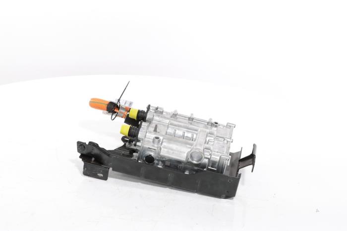 Radiator fluid heating module from a Peugeot 3008 III e-3008 210 73 kWh 2024
