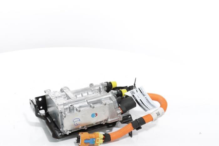 Radiator fluid heating module from a Peugeot 3008 III e-3008 210 73 kWh 2024