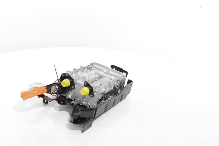 Radiator fluid heating module from a Peugeot 3008 III e-3008 210 73 kWh 2024