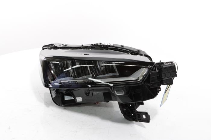 Headlight, right from a Peugeot 3008 III e-3008 210 73 kWh 2024