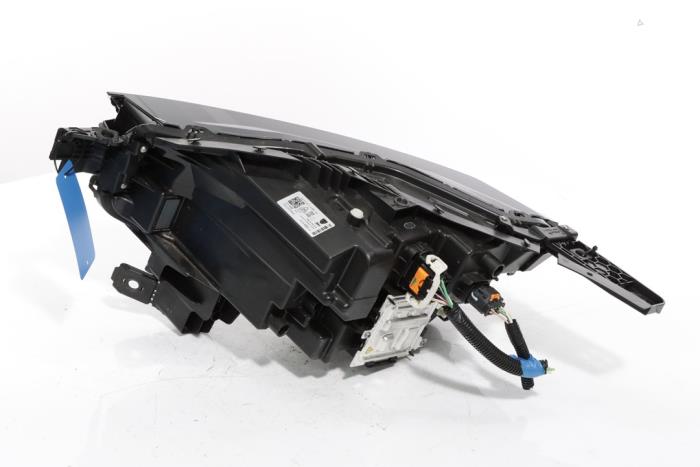 Headlight, right from a Peugeot 3008 III e-3008 210 73 kWh 2024