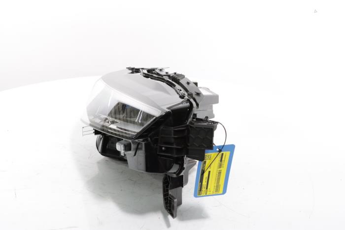 Headlight, right from a Peugeot 3008 III e-3008 210 73 kWh 2024