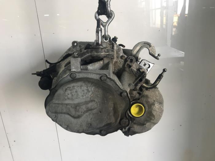 Getriebe van een Peugeot Partner (GC/GF/GG/GJ/GK) 1.6 HDI 90 16V 2010