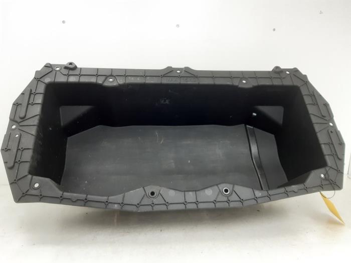 Förvaringsfack från en Renault Scenic E-Tech Electric (RCB) EV60 2024