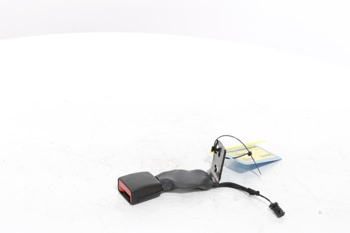 Rear seatbelt buckle, left from a Peugeot 3008 III e-3008 210 73 kWh 2024