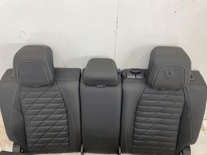 Rear bench seat from a Peugeot 3008 III e-3008 210 73 kWh 2024