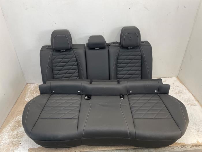 Rear bench seat from a Peugeot 3008 III e-3008 210 73 kWh 2024