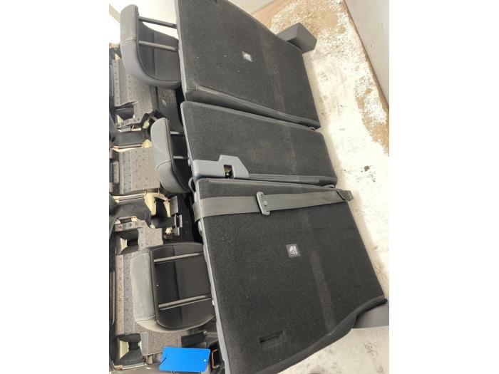 Rear bench seat from a Peugeot 3008 III e-3008 210 73 kWh 2024