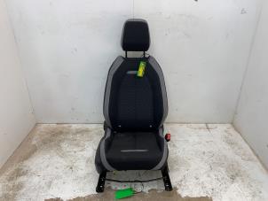 Begagnade Säte, höger Opel Mokka 1.2 Turbo 12V Pris € 165,00 Marginaltabell erbjuds av Snuverink Autodemontage
