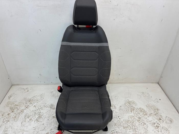 Używane Fotel lewy Citroen C4 Berline (BA/BB/BC) 1.2 PureTech 130 12V Cena € 100,00 Procedura marży oferowane przez Snuverink Autodemontage