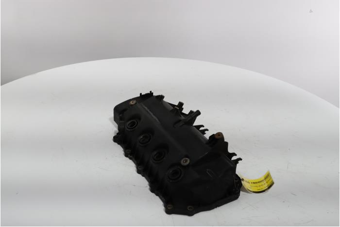 Ventildeckel van een Renault Twingo II (CN) 1.2 16V 2013