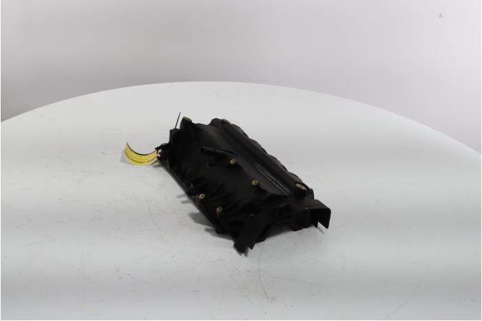 Ventildeckel van een Renault Twingo II (CN) 1.2 16V 2013