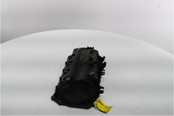 Ventildeckel van een Renault Twingo II (CN) 1.2 16V 2013