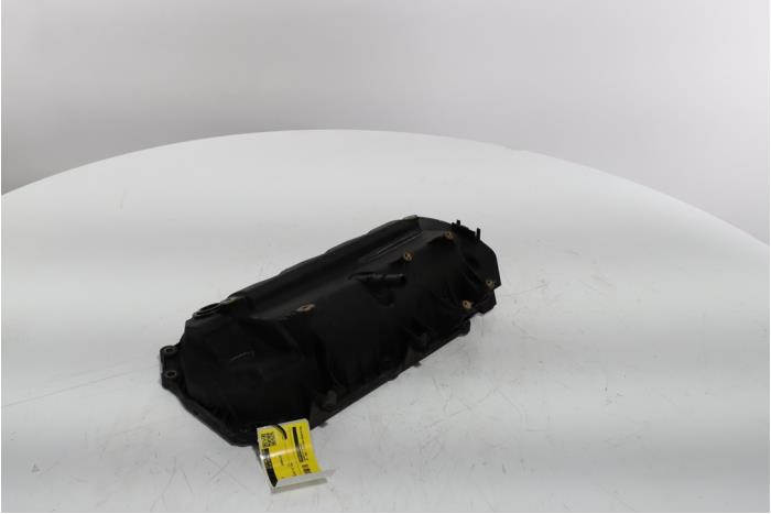 Ventildeckel van een Renault Twingo II (CN) 1.2 16V 2013