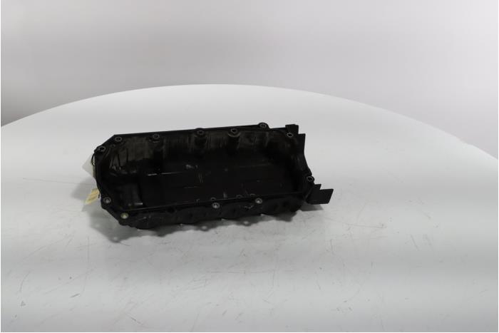 Ventildeckel van een Renault Twingo II (CN) 1.2 16V 2013