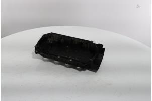 Ventildeckel van een Renault Twingo II (CN) 1.2 16V 2013