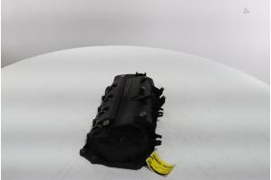 Ventildeckel van een Renault Twingo II (CN) 1.2 16V 2013