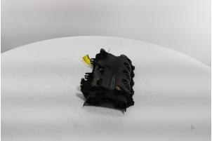 Ventildeckel van een Renault Twingo II (CN) 1.2 16V 2013