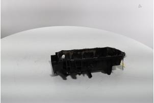 Ventildeckel van een Renault Twingo II (CN) 1.2 16V 2013