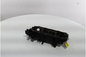 Ventildeckel van een Renault Twingo II (CN) 1.2 16V 2013