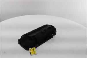 Ventildeckel van een Renault Twingo II (CN) 1.2 16V 2013