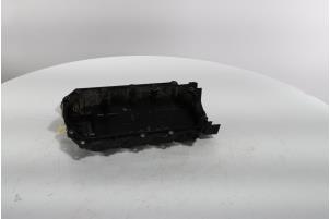 Ventildeckel van een Renault Twingo II (CN) 1.2 16V 2013