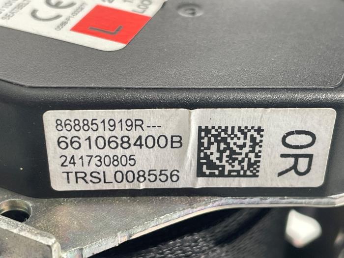 Främre säkerhetsbälte, vänster från en Renault Scenic E-Tech Electric (RCB) EV60 2024