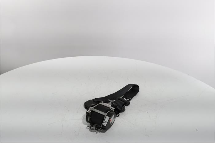 Främre säkerhetsbälte, vänster från en Renault Scenic E-Tech Electric (RCB) EV60 2024