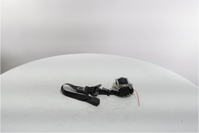 Främre säkerhetsbälte, höger från en Renault Scenic E-Tech Electric (RCB) EV60 2024