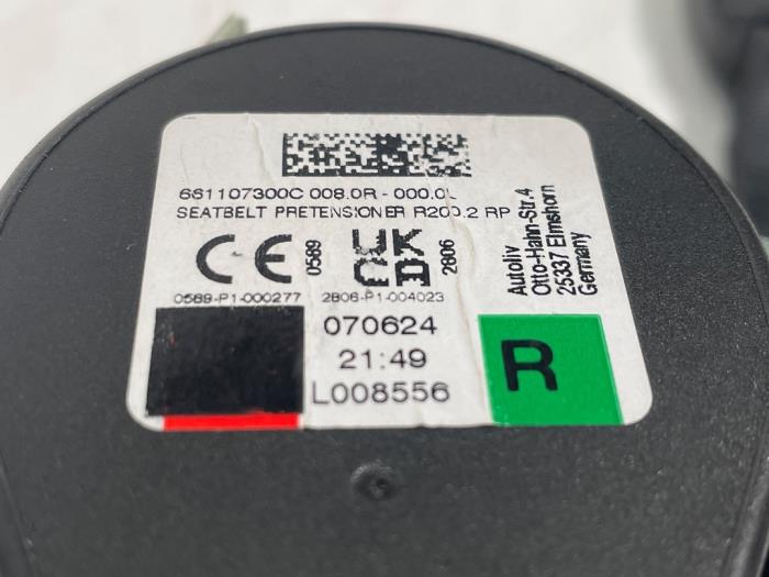 Främre säkerhetsbälte, höger från en Renault Scenic E-Tech Electric (RCB) EV60 2024