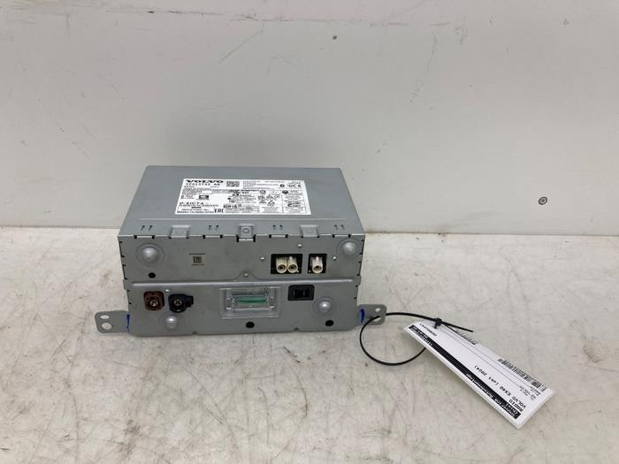 Używane Radio Volvo EX40 (XZ) Single Motor Extended Range 82 kWh Cena € 605,00 Z VAT oferowane przez Snuverink Autodemontage
