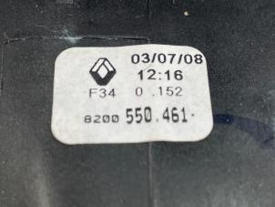 Usados Palanca de cambios Renault Twingo II (CN) 1.2 Precio € 100,00 Norma de margen ofrecido por Snuverink Autodemontage