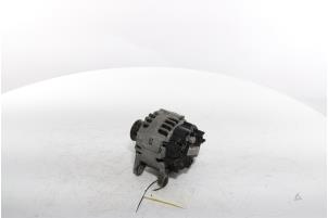 Dynamo van een Renault Twingo II (CN) 1.2 16V 2014