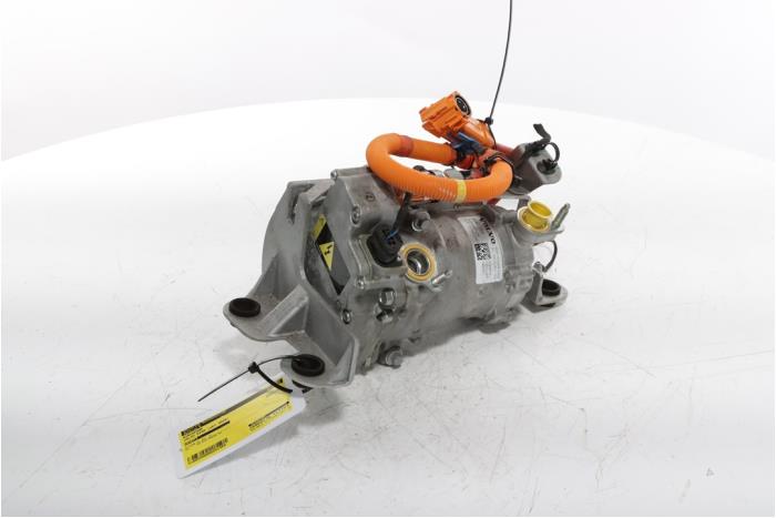 Usagé Pompe clim Volvo EX40 (XZ) Single Motor Extended Range 82 kWh Prix € 907,50 Prix TTC proposé par Snuverink Autodemontage