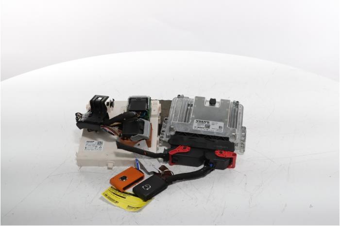 Used Engine management computer Volvo EX40 (XZ) Single Motor Extended Range 82 kWh Price € 484,00 Inclusive VAT offered by Snuverink Autodemontage