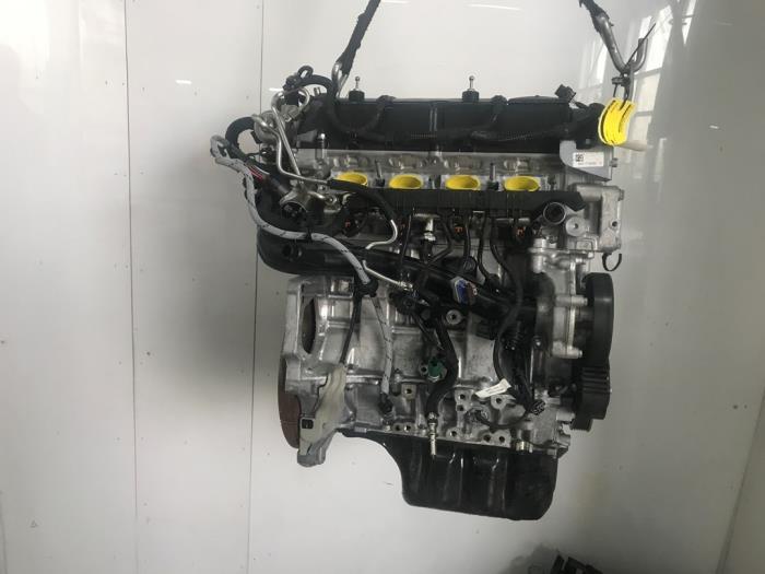 Motor van een Opel Grandland (X) 1.6 Turbo 16V Hybrid 2023